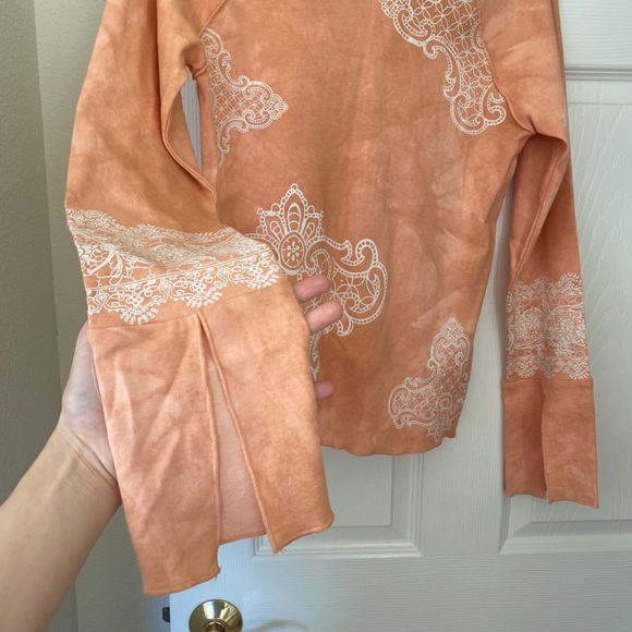 TeeCo Yoga Top - Picture 3 of 7